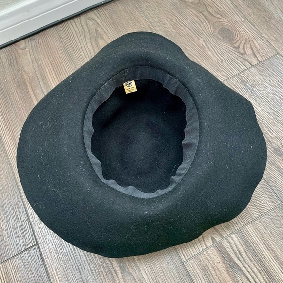 Elegant Black Hat with Gold Chain Accent main image 7